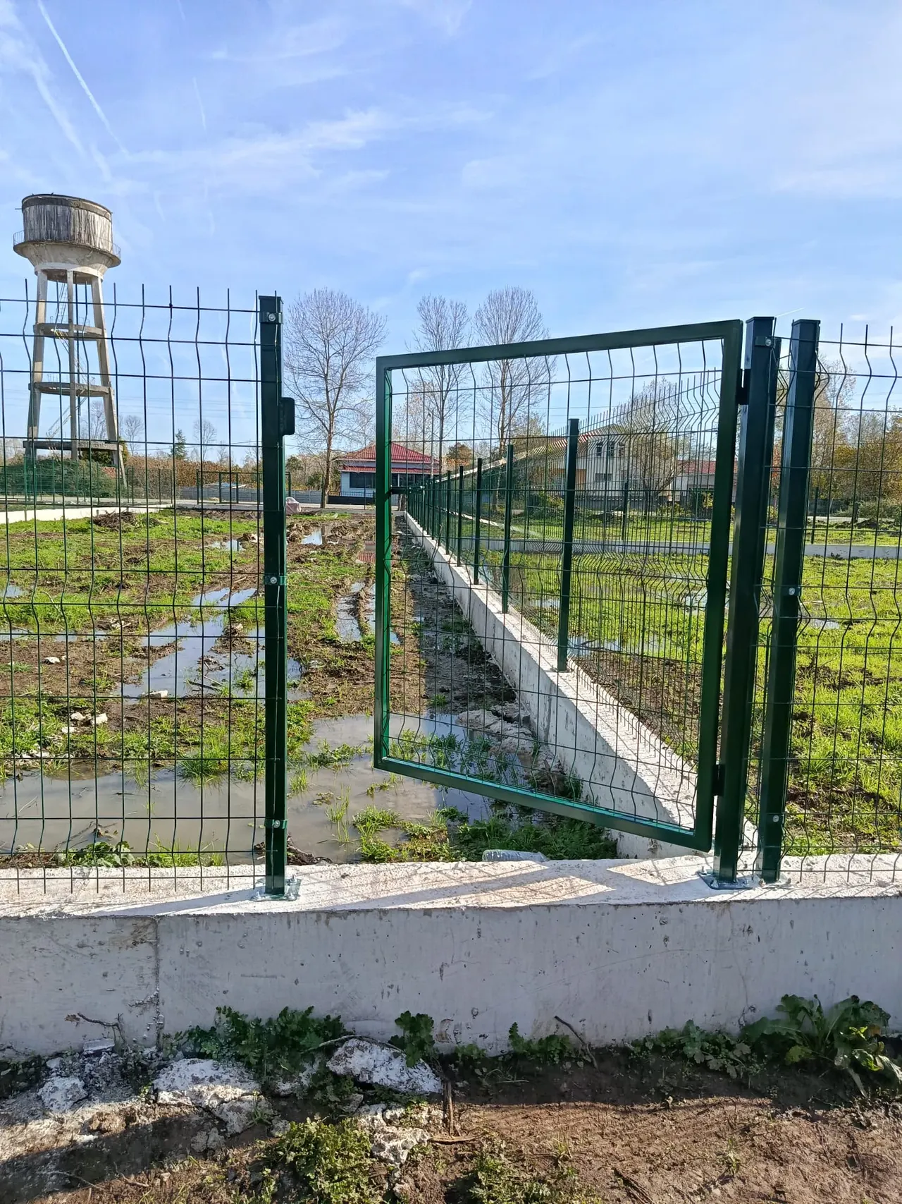 Panel kapı ve bahçe sınırı